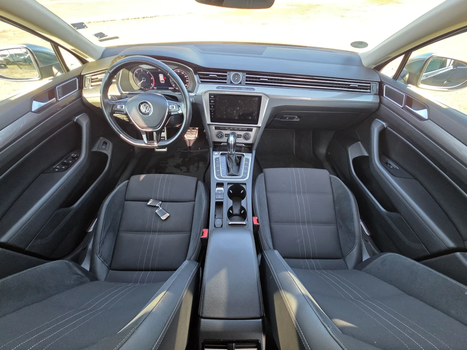 VW Passat  Alltrack 2.0 TDI 190k.c - изображение 10