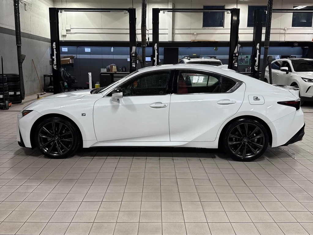 Lexus IS * 300 * CARFAX * БЕЗ ПЪРВОНАЧАЛНА ВНОСКА - изображение 2