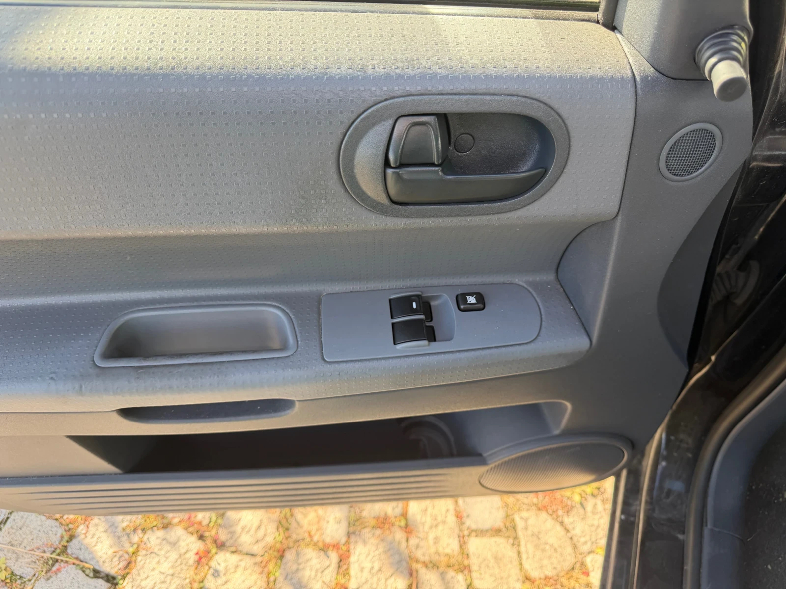 Mitsubishi Colt 1.1Климатик / Ел.Стъкла /144хил.км., снимка 8 - Автомобили и джипове - 53792644