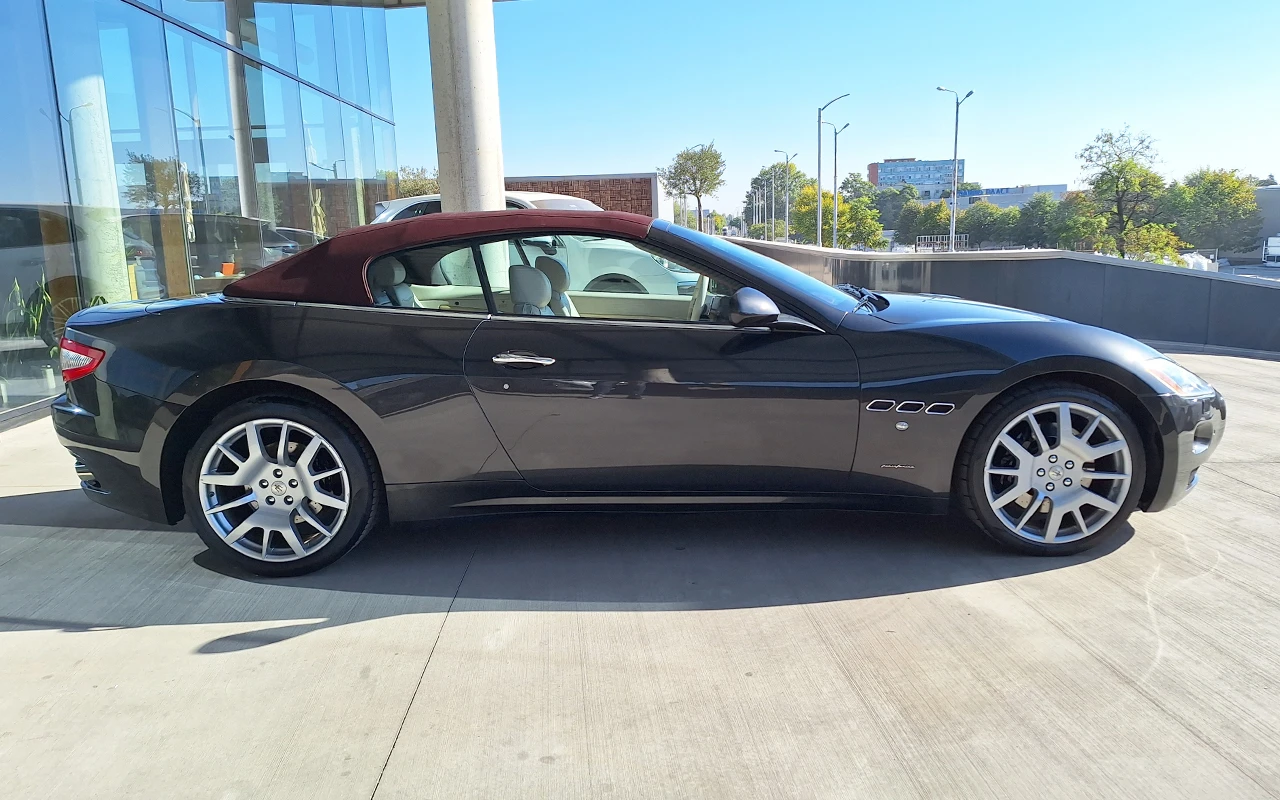 Maserati GranCabrio 4.7 V8, снимка 2 - Автомобили и джипове - 54428756