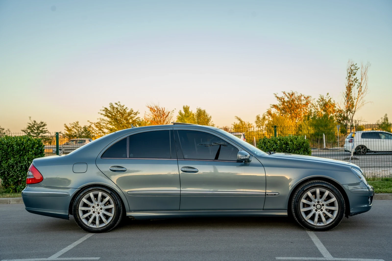 Mercedes-Benz E 320 EVO !! НА ПРУЖИНИ !!ПЕРФЕКТНА, снимка 4 - Автомобили и джипове - 56010910