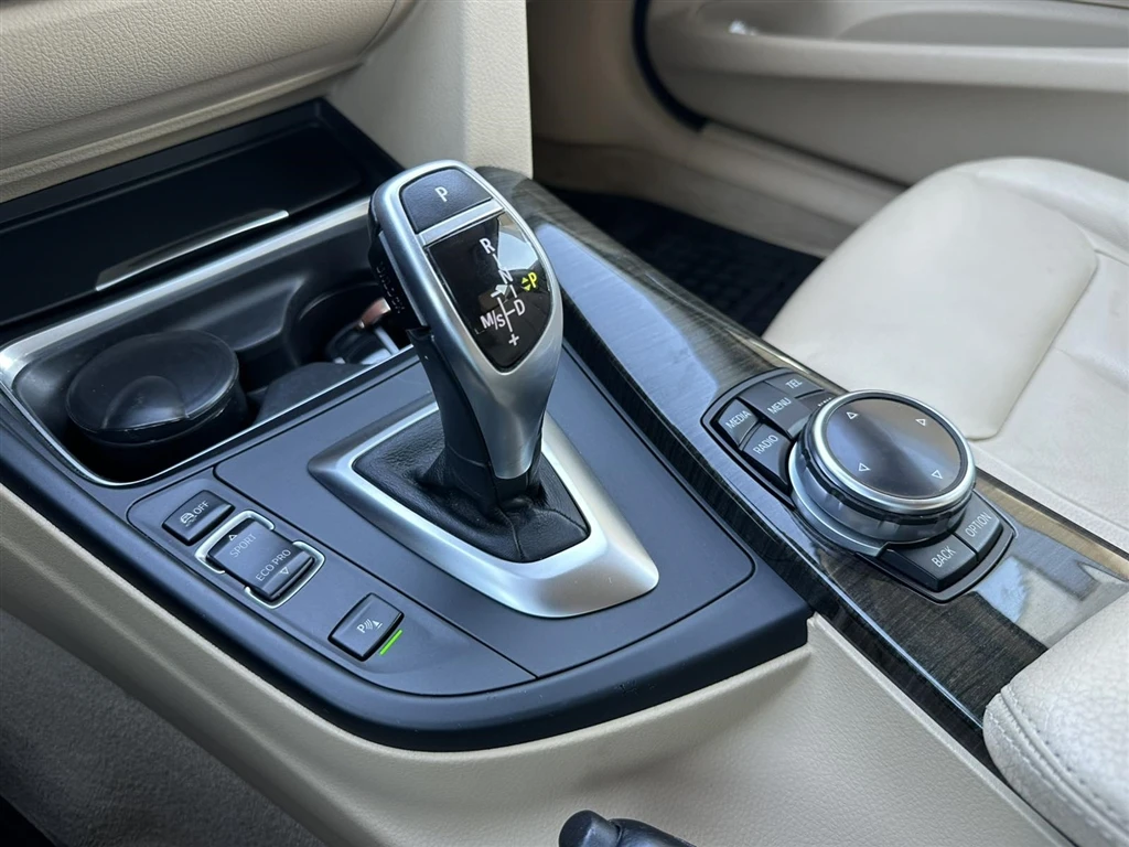 BMW 320 xDrive Gran Turismo, снимка 10 - Автомобили и джипове - 56119453