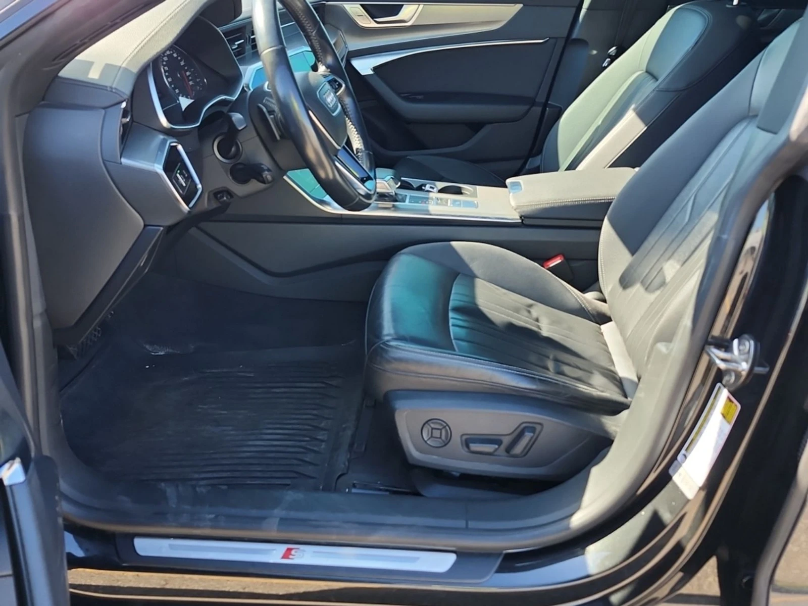 Audi A7 Sportback * PANORAMA * АвтоКредит * (ЦЕНА ДО БГ), снимка 5 - Автомобили и джипове - 56228230