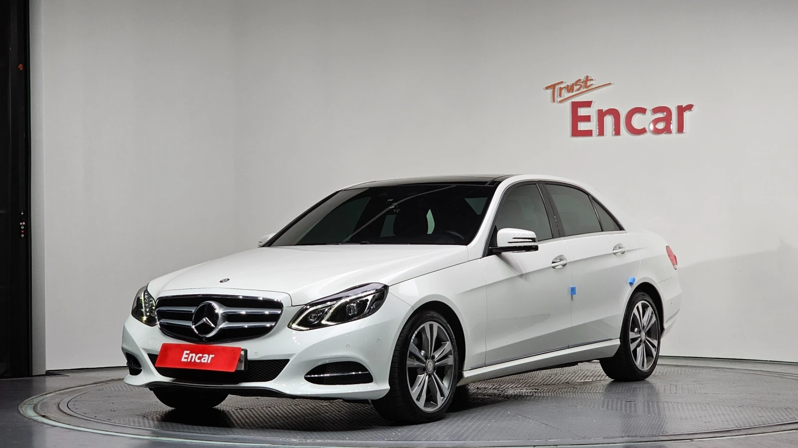 Mercedes-Benz E 300 3.5 V6 4MATIC, Подгрев на занди седалки, 360-кам