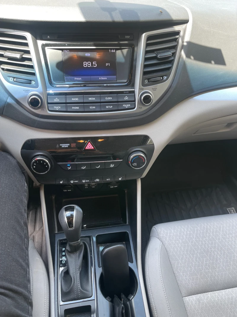 Hyundai Tucson, снимка 6 - Автомобили и джипове - 47117749