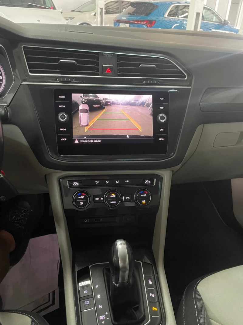 VW Tiguan Rline/4motion/Digital/Led adaptiv/kamera/TOP!!!, снимка 16 - Автомобили и джипове - 51222780