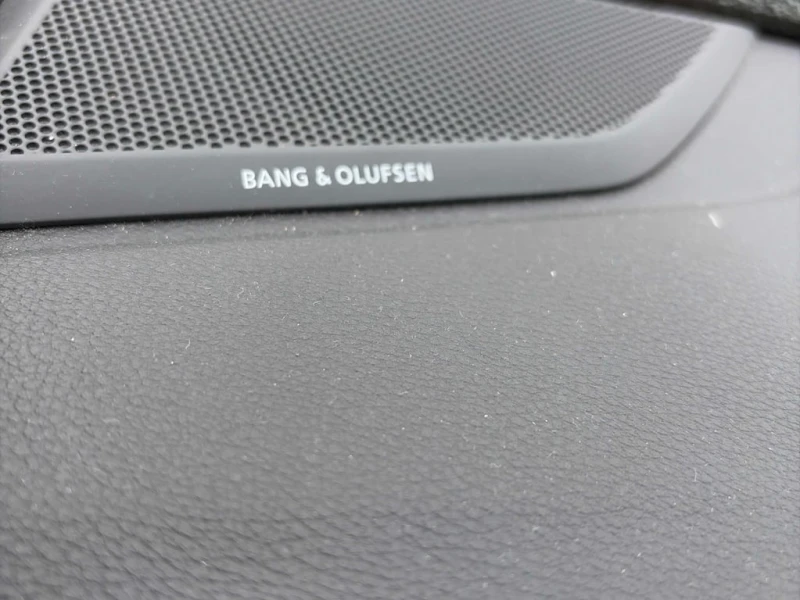 Audi Q3 * Technik * CARFAX * БЕЗ ПЪРВОНАЧАЛНА ВНОСКА, снимка 13 - Автомобили и джипове - 53156240