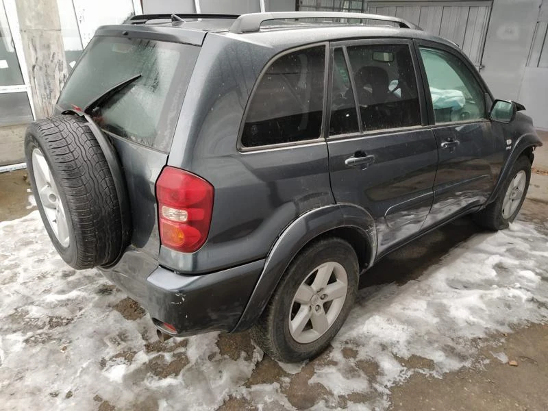 Toyota Rav4 2.0vvti на части, снимка 2 - Автомобили и джипове - 31014564