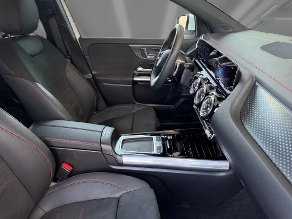 Mercedes-Benz EQA 300 4Matic = AMG Line = Advanced Гаранция, снимка 8 - Автомобили и джипове - 55788705