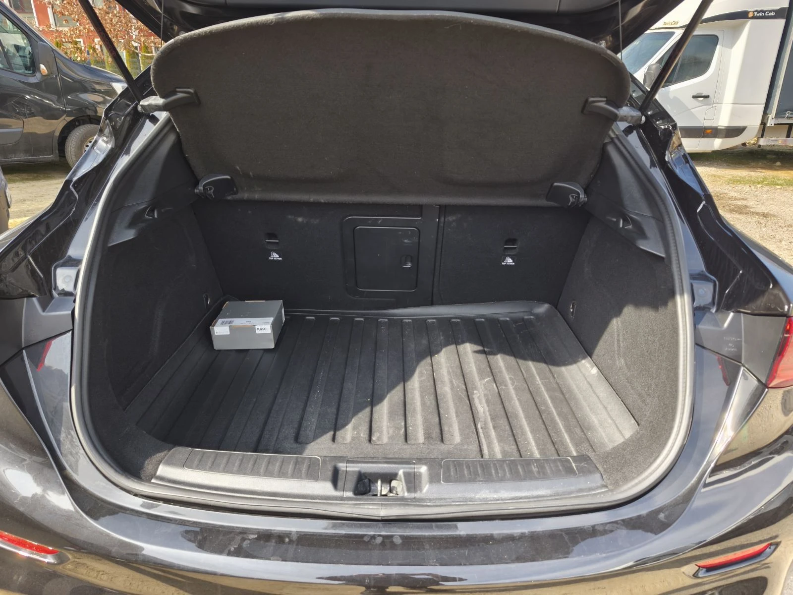 Infiniti QX30 ЛИЗИНГ//2.0T//АВТОМАТ//ПРЕМИУМ, снимка 13 - Автомобили и джипове - 53728416