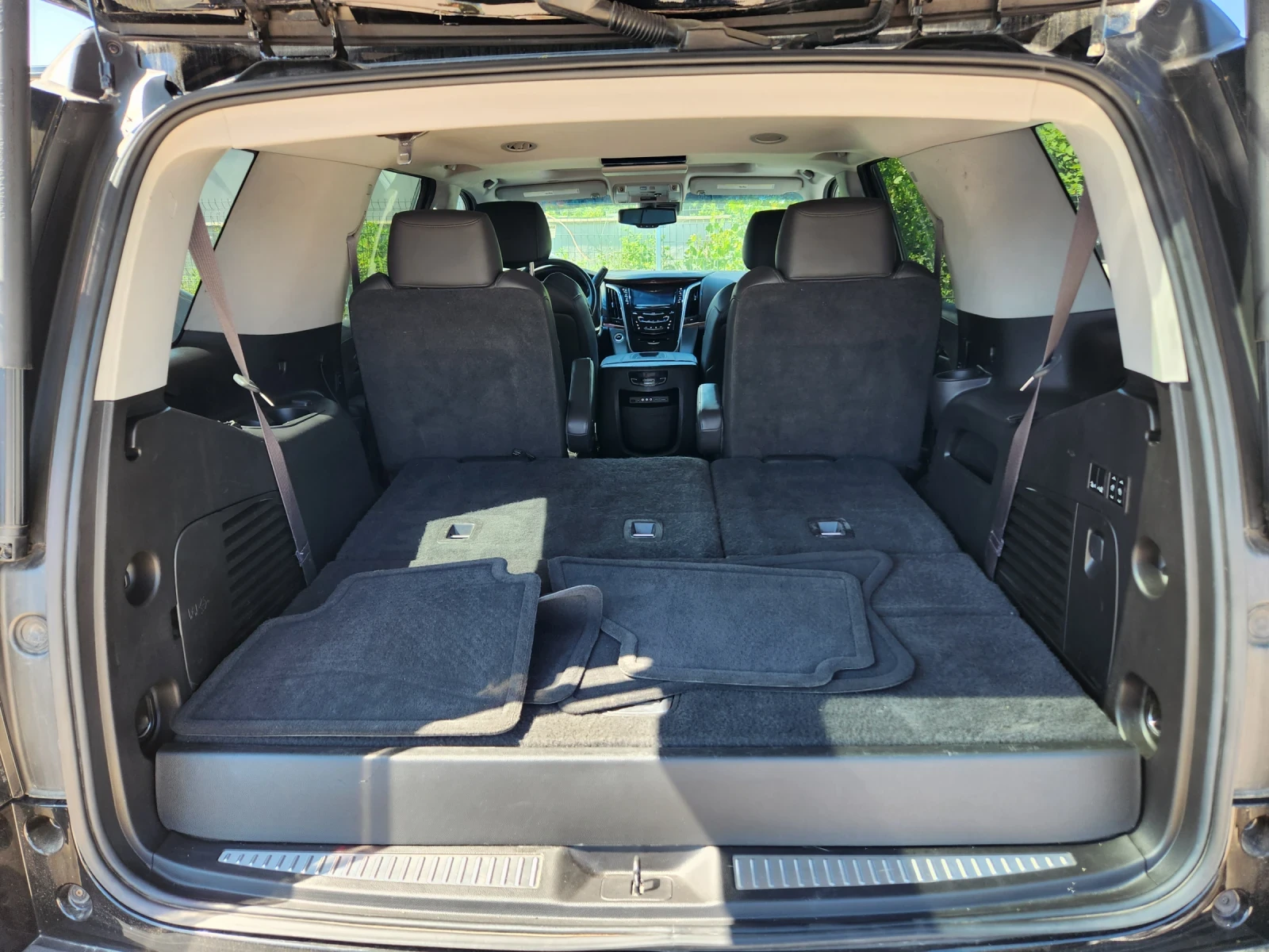 Cadillac Escalade Platinum, снимка 12 - Автомобили и джипове - 53740373