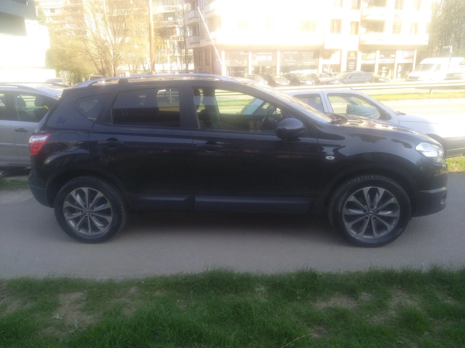Nissan Qashqai 2.0dci, снимка 4 - Автомобили и джипове - 54168512