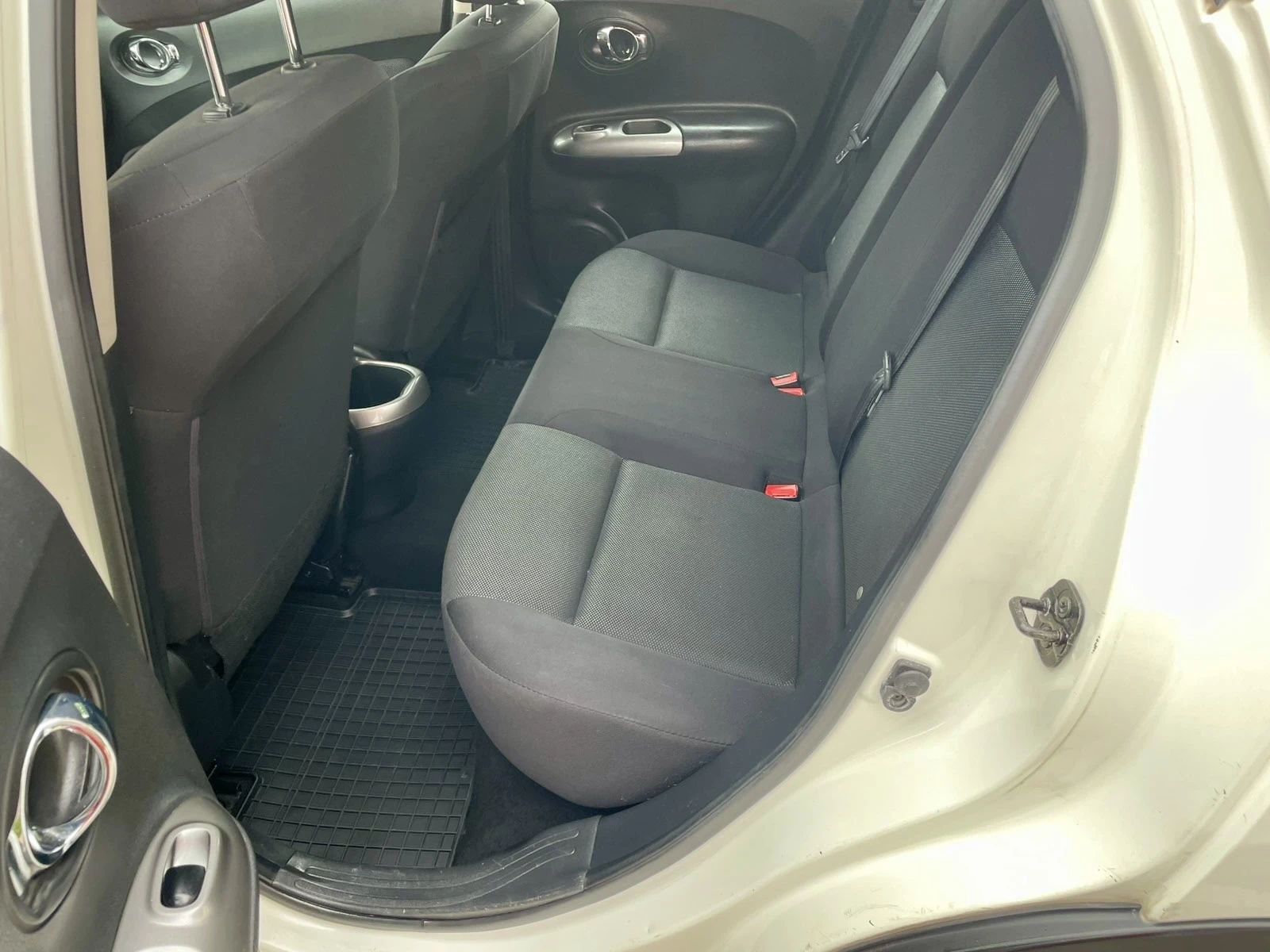 Nissan Juke 1.5 Turbodiesel Acenta, снимка 12 - Автомобили и джипове - 54485007