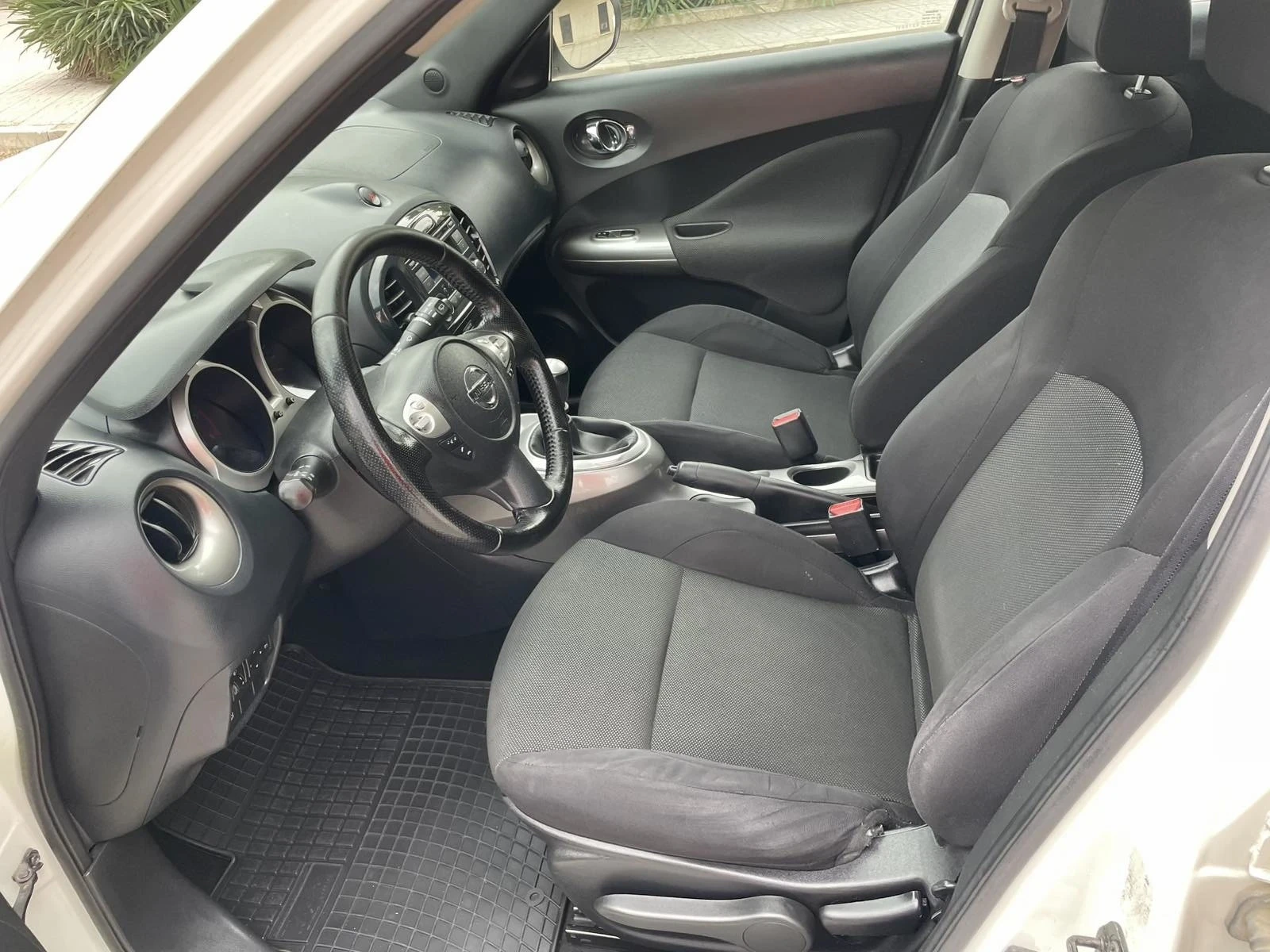 Nissan Juke 1.5 Turbodiesel Acenta, снимка 10 - Автомобили и джипове - 54485007
