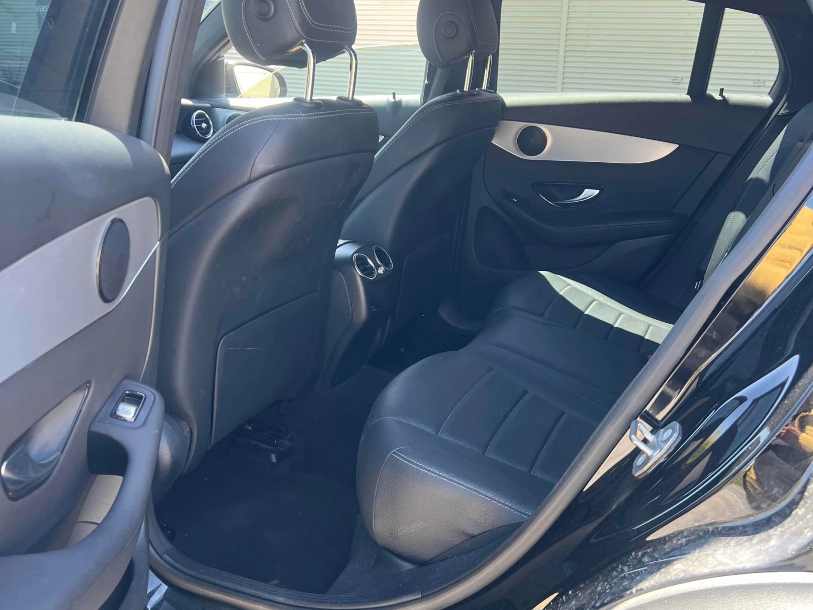 Mercedes-Benz GLC 300 ДИСТРОНИК * ПОДГРЕВ * ПАНОРАМА * 2 КЛЮЧА * CARFAX, снимка 9 - Автомобили и джипове - 54663270