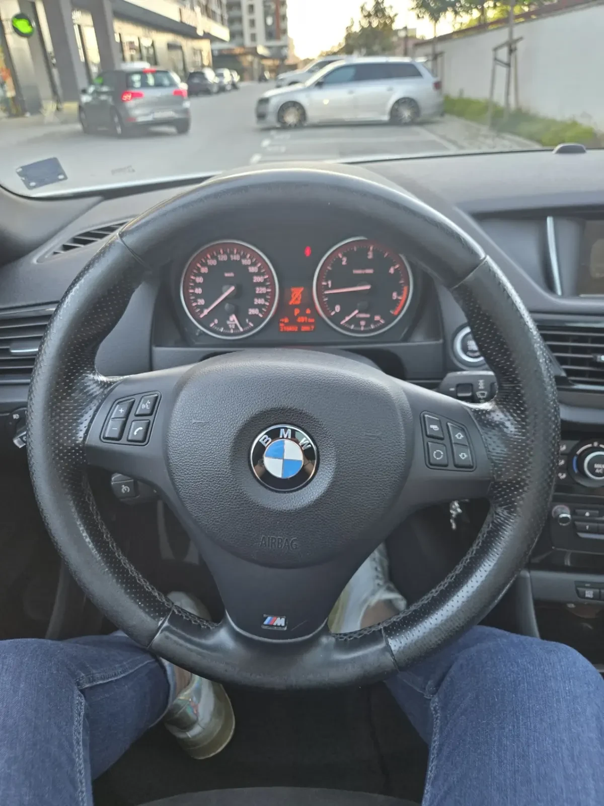 BMW X1, снимка 14 - Автомобили и джипове - 54908624