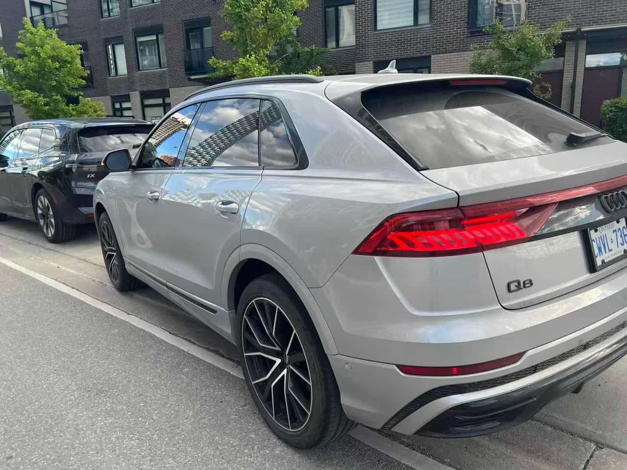Audi Q8 Technik/B&O/ОБДУХВАНЕ/ПАНОРАМА/ДИСТРОНИК/360, снимка 3 - Автомобили и джипове - 54923676