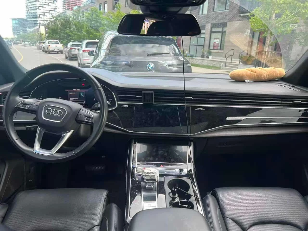 Audi Q8 Technik/B&O/ОБДУХВАНЕ/ПАНОРАМА/ДИСТРОНИК/360, снимка 8 - Автомобили и джипове - 54923676