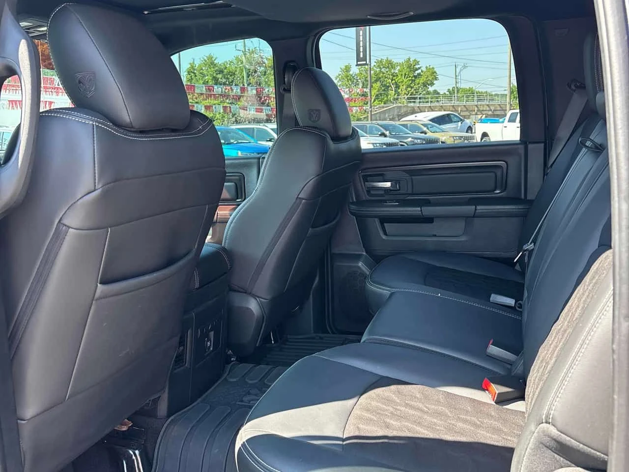 Dodge RAM 1500 * Rebel * CARFAX * ОПЦИЯ ЗА ФИНАНСИРАНЕ , снимка 14 - Автомобили и джипове - 55438310
