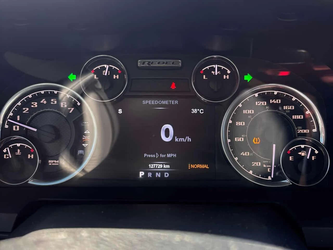 Dodge RAM 1500 * Rebel * CARFAX * ОПЦИЯ ЗА ФИНАНСИРАНЕ , снимка 8 - Автомобили и джипове - 55438310