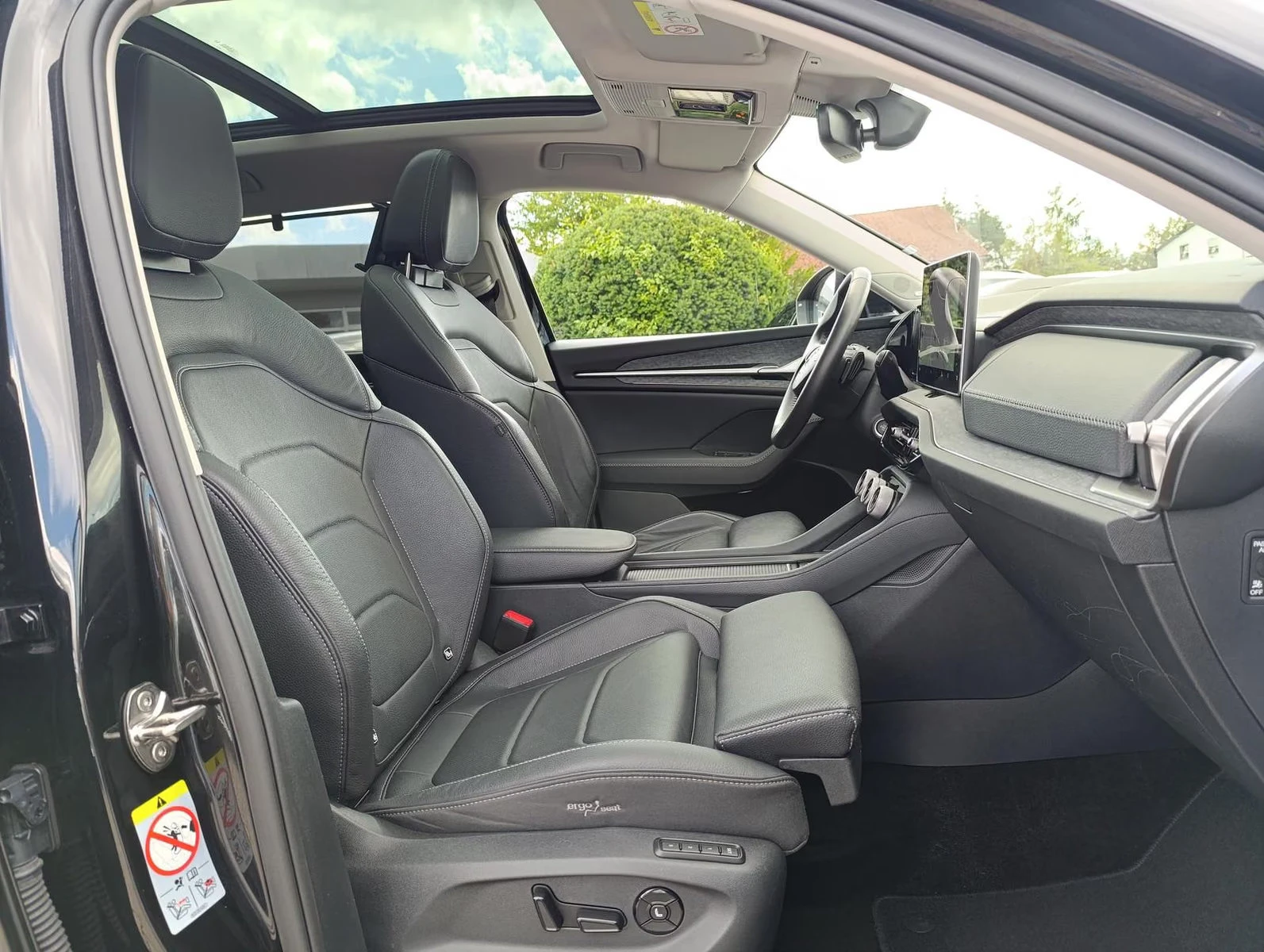 Skoda Kodiaq SELECTION/193HP/4X4/PANO/360/MEMO/HUD/AHK/671q, снимка 11 - Автомобили и джипове - 55999786