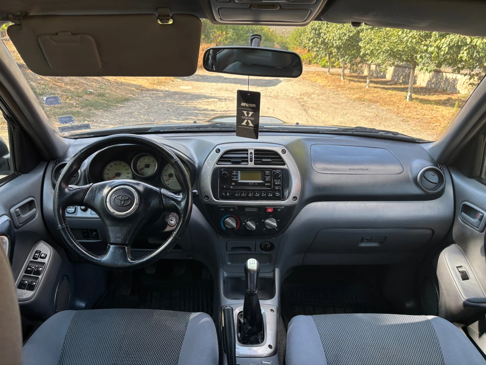 Toyota Rav4 2.0 D4D, снимка 9 - Автомобили и джипове - 56294287