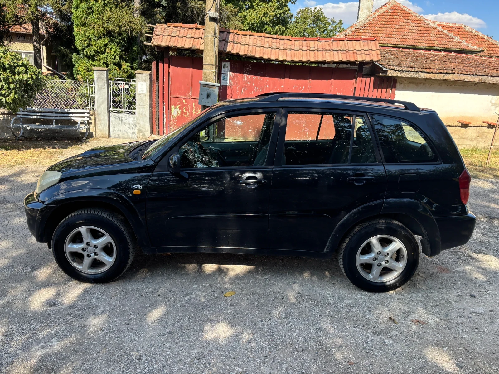 Toyota Rav4 2.0 D4D, снимка 3 - Автомобили и джипове - 56294287