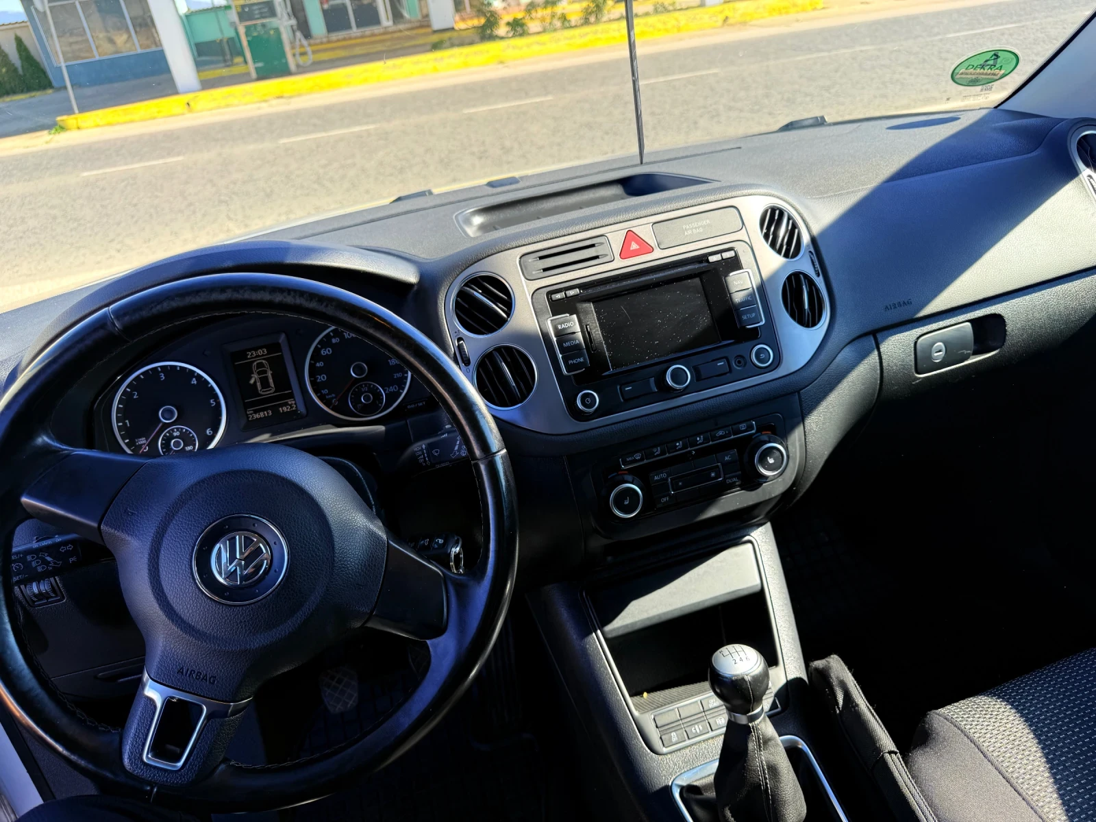 VW Tiguan 2.0 TDI 4x4, снимка 9 - Автомобили и джипове - 56416679