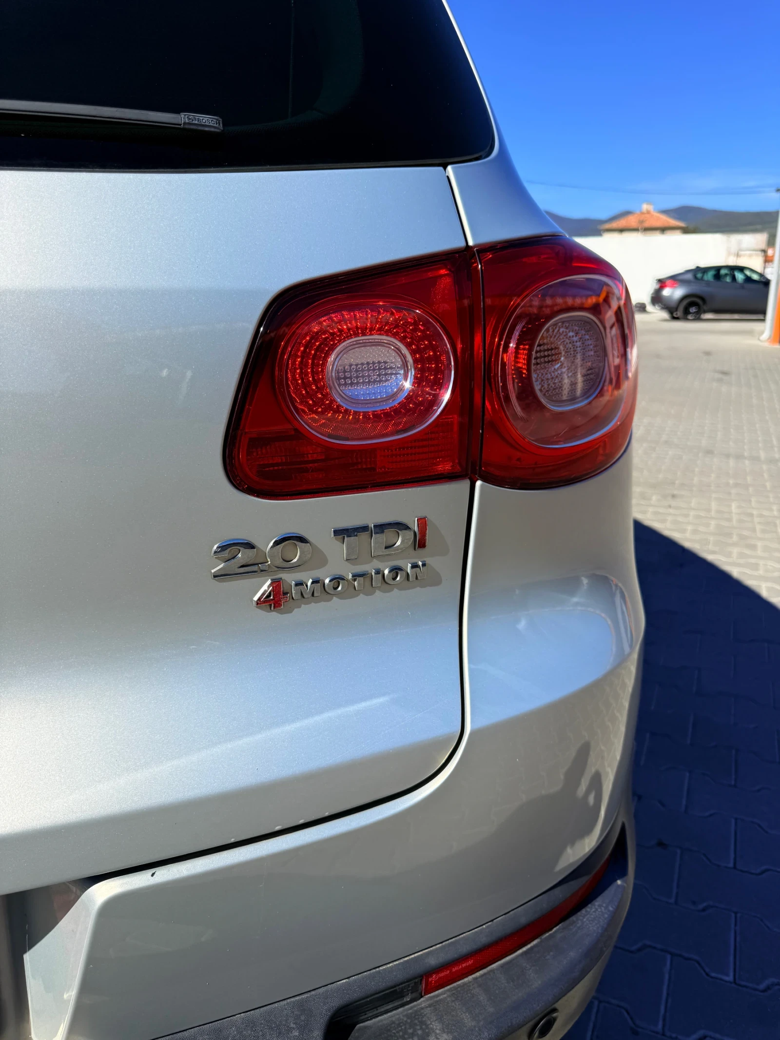VW Tiguan 2.0 TDI 4x4, снимка 5 - Автомобили и джипове - 56416679