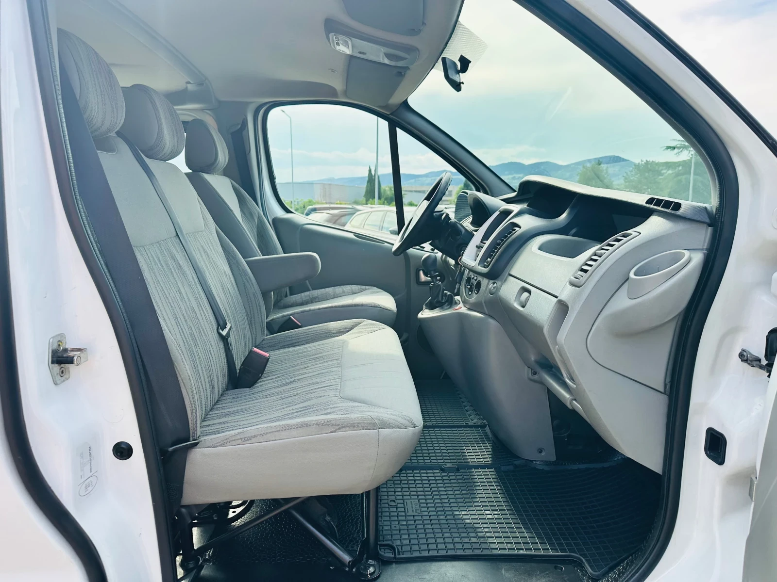 Nissan Primastar 2.0 DCI/8+ 1 места/6-ск/Клима, снимка 13 - Бусове и автобуси - 54881777