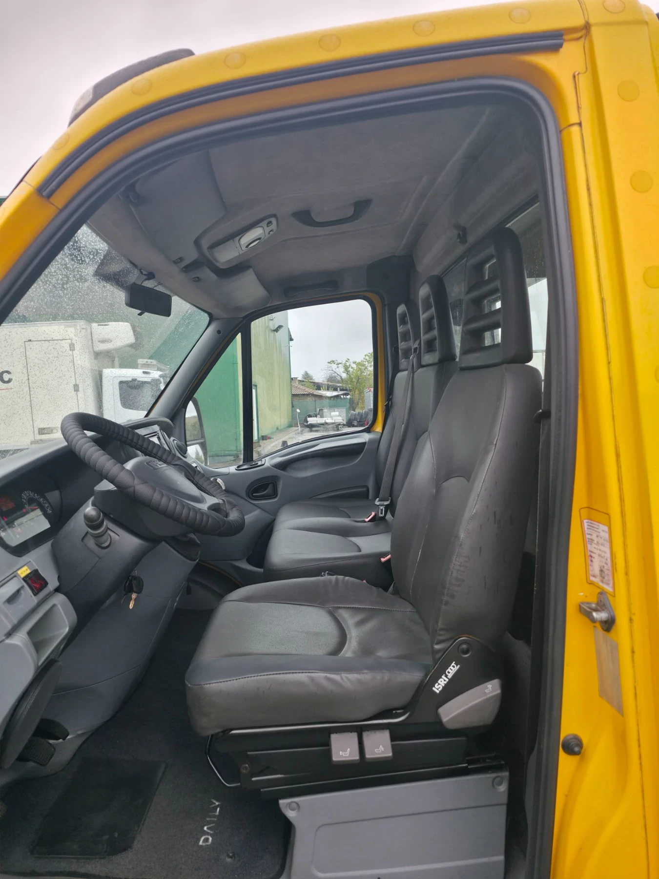 Iveco Daily 5 метра каросерия, снимка 12 - Бусове и автобуси - 56729623