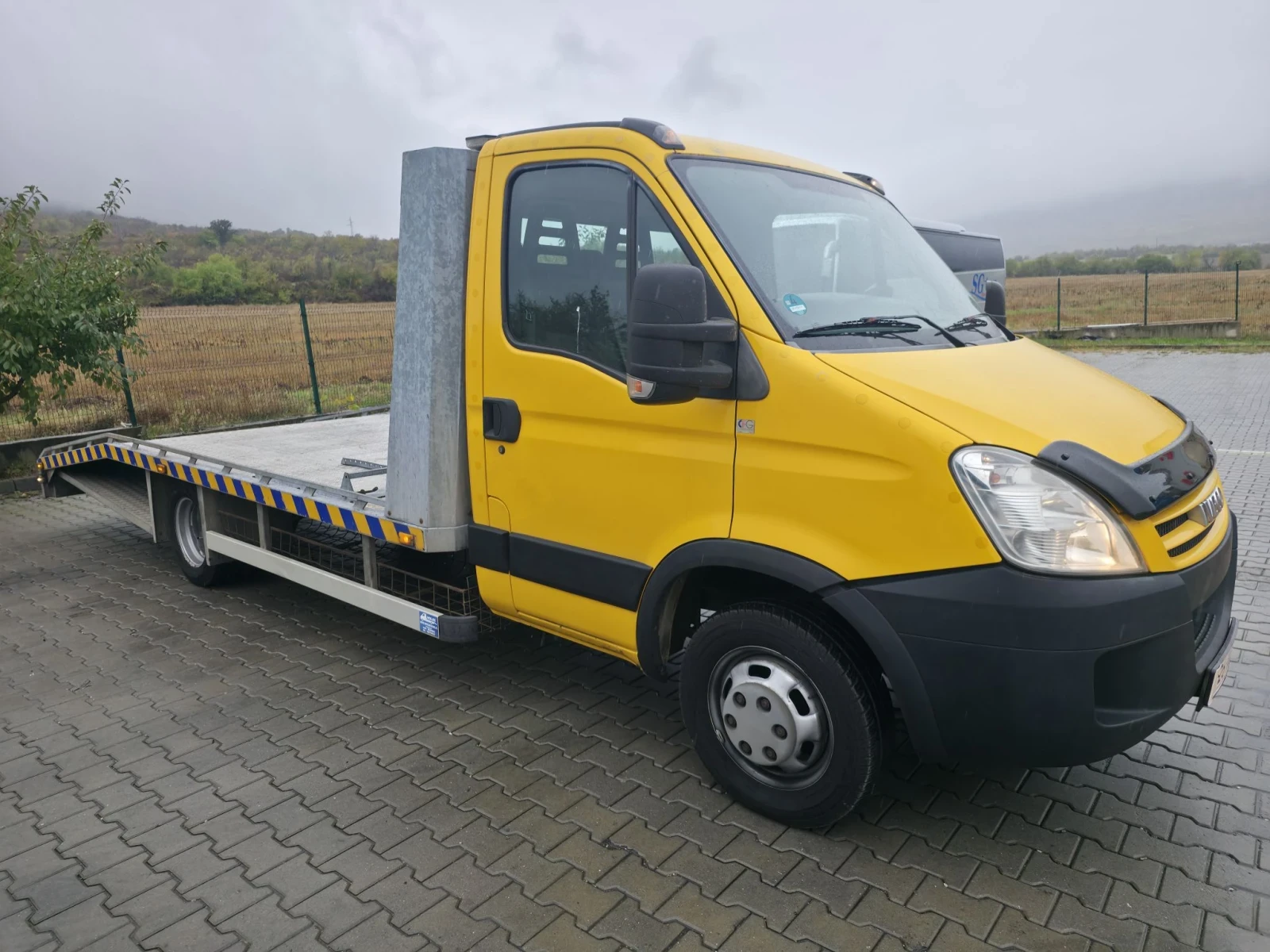 Iveco Daily 5 метра каросерия, снимка 4 - Бусове и автобуси - 56729623