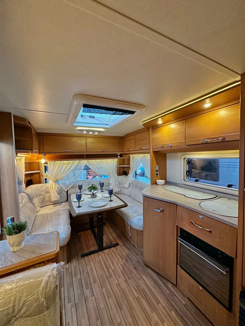 Каравана Tabbert Princess / НОВ ВНОС / РЕГИСТРИРАНА / БАНЯ И WC, снимка 10 - Каравани и кемпери - 51009955