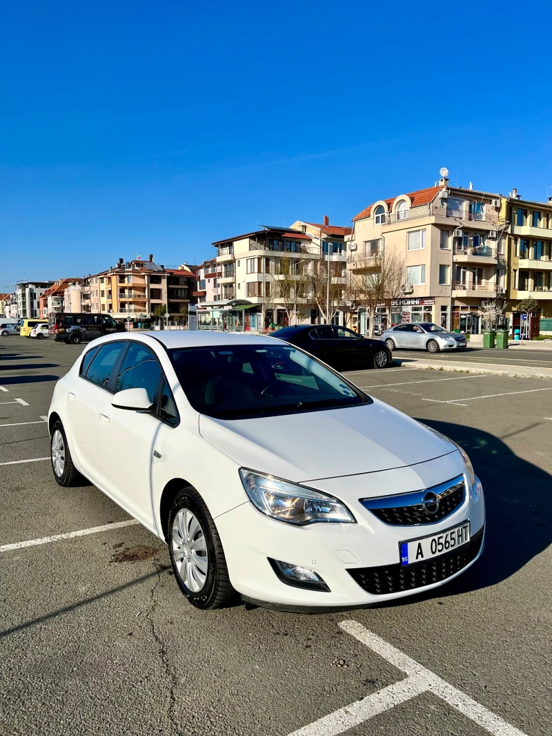 Opel Astra, снимка 1 - Автомобили и джипове - 45508746