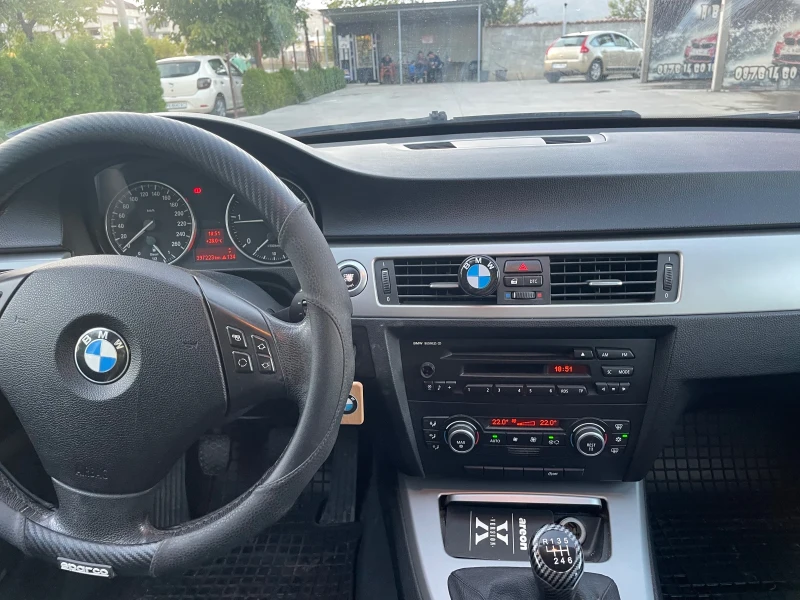 BMW 320 FACE* 177к.с.* 6 скорости, снимка 12 - Автомобили и джипове - 47371463