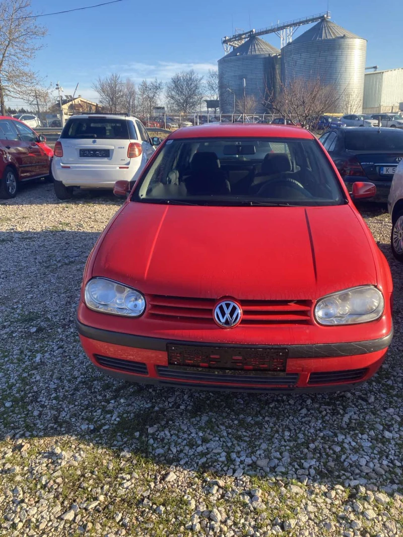 VW Golf, снимка 1 - Автомобили и джипове - 48379189