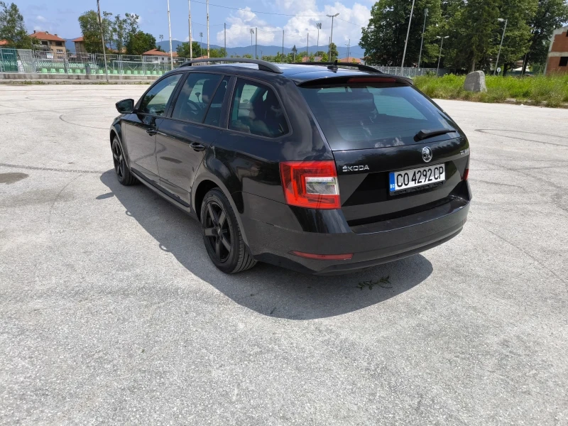 Skoda Octavia, снимка 2 - Автомобили и джипове - 48840365