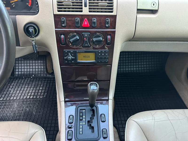Mercedes-Benz E 290 2900 TD-129 k.s.5 степен автомат- ЗА ЦЕНИТЕЛИ, снимка 11 - Автомобили и джипове - 52449575
