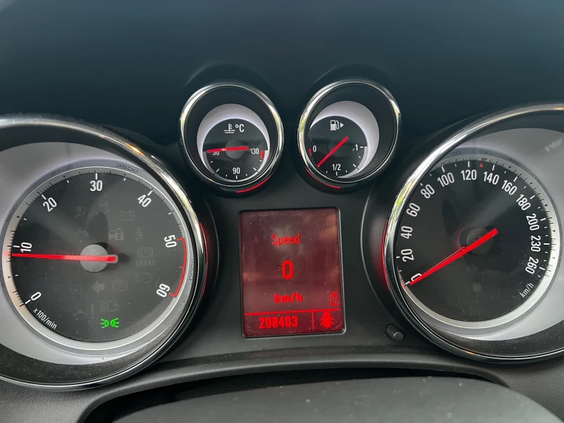 Opel Astra J, снимка 10 - Автомобили и джипове - 52656912