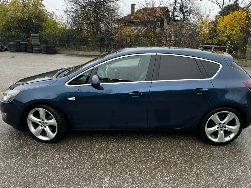 Opel Astra J, снимка 3 - Автомобили и джипове - 52656912