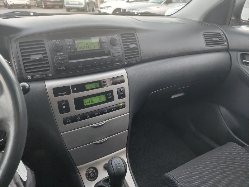 Toyota Corolla 1.4i FACE LIFT 126х.км., снимка 13 - Автомобили и джипове - 52702469