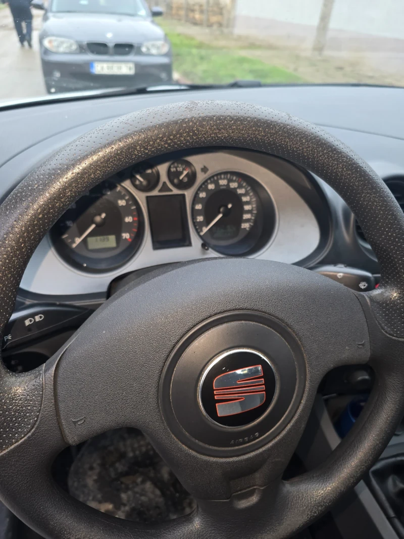 Seat Ibiza Хечбек, снимка 5 - Автомобили и джипове - 52823254