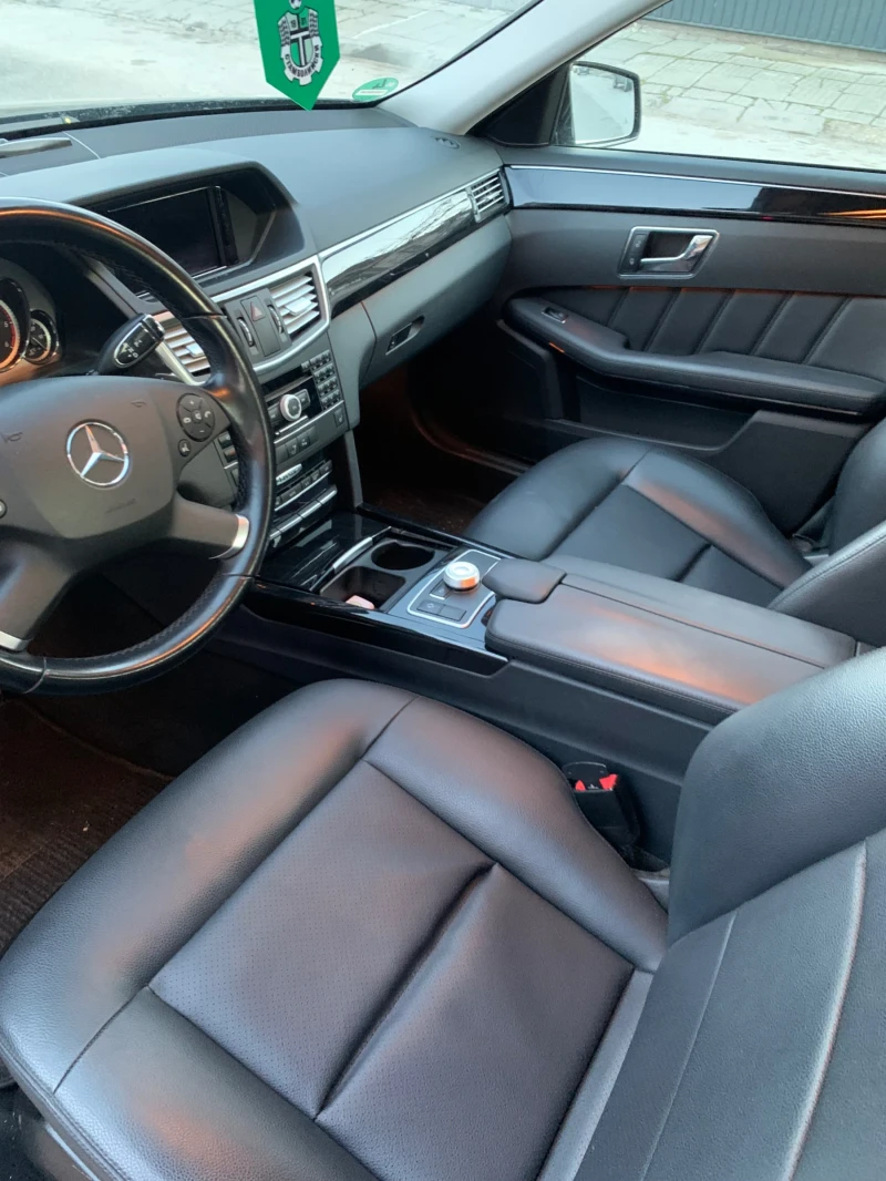 Mercedes-Benz E 350 4matic, снимка 3 - Автомобили и джипове - 53443338