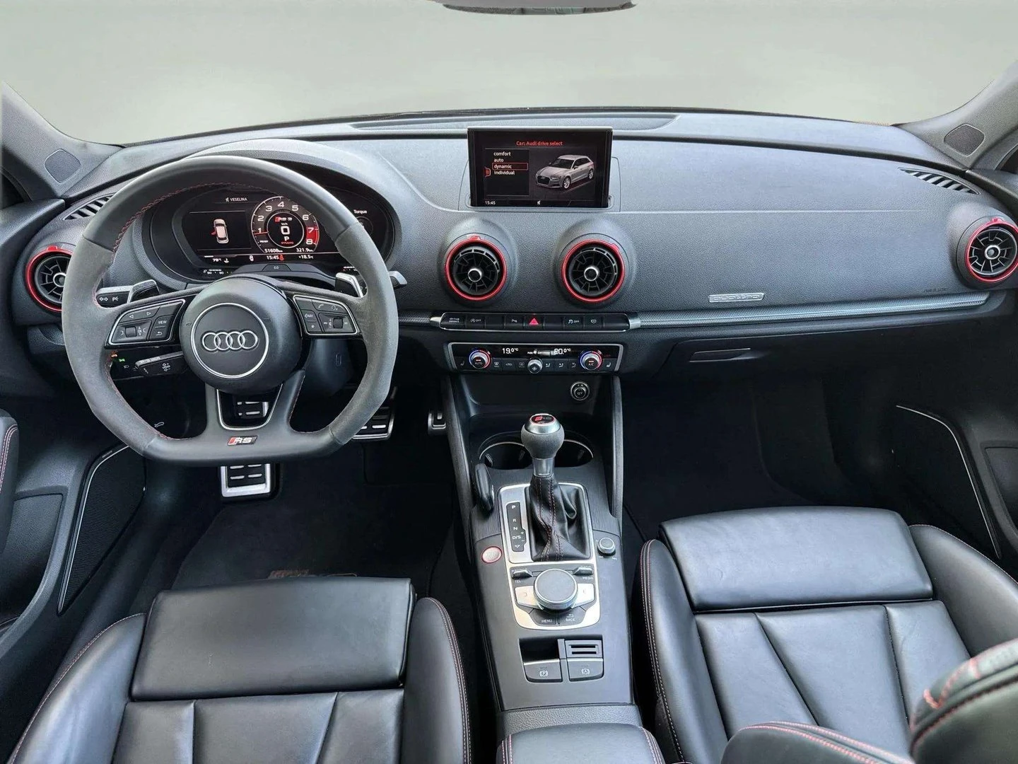 Audi Rs3 2.5 TFSI quattro - изображение 9