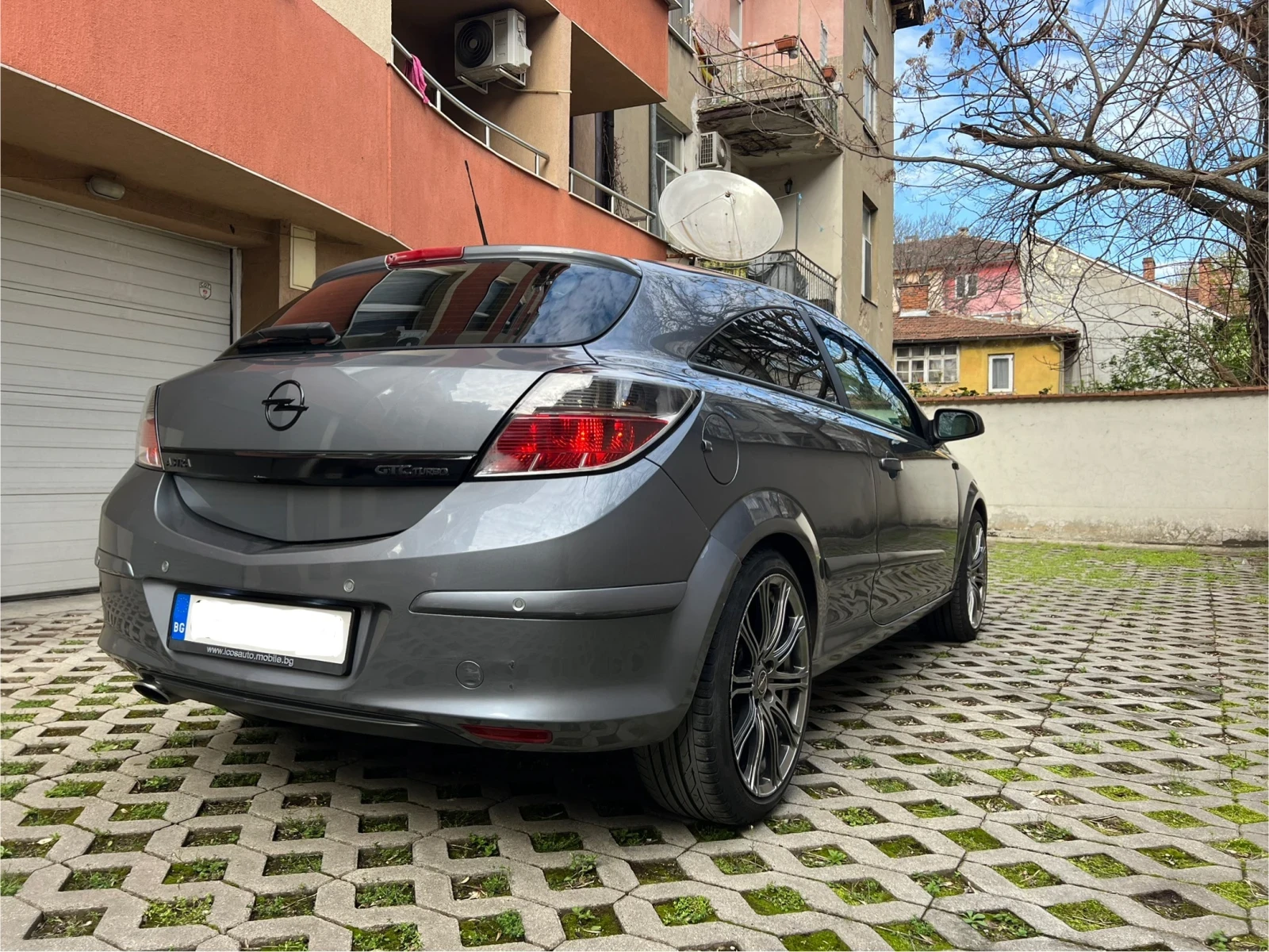 Opel Astra GTC 2.0 turbo - изображение 6