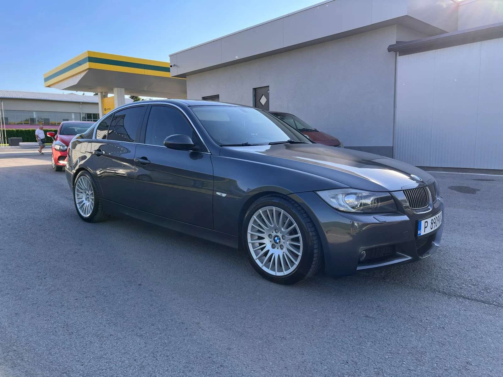 BMW 330, снимка 3 - Автомобили и джипове - 55236363