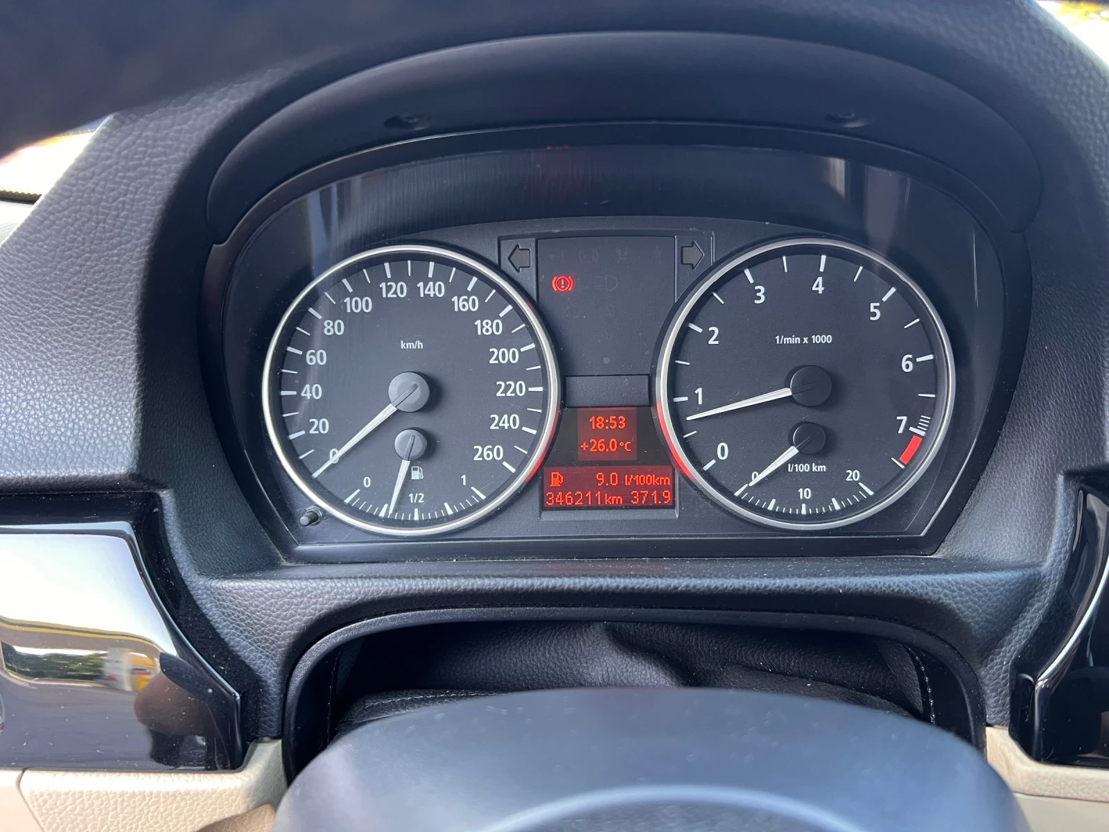 BMW 330, снимка 8 - Автомобили и джипове - 55236363
