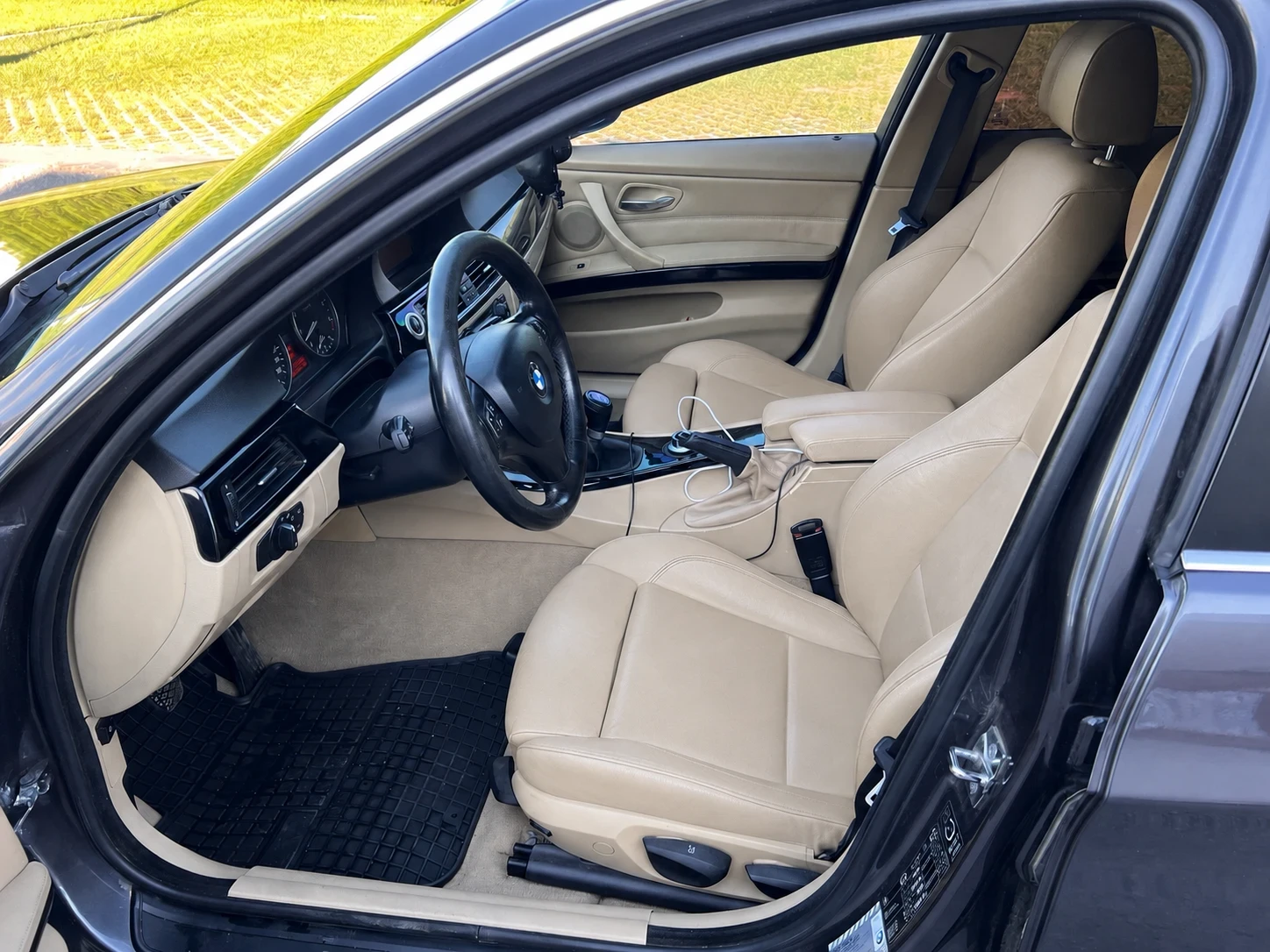 BMW 330, снимка 10 - Автомобили и джипове - 55236363