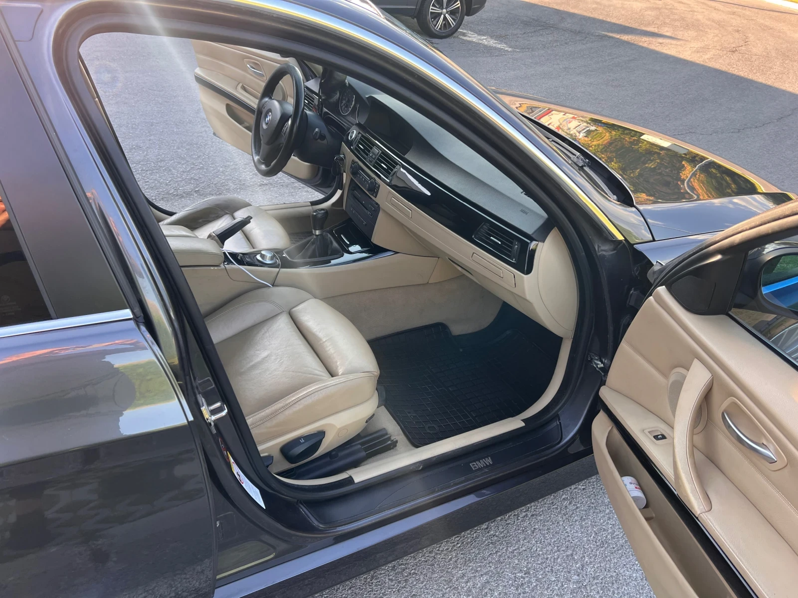 BMW 330, снимка 11 - Автомобили и джипове - 55236363