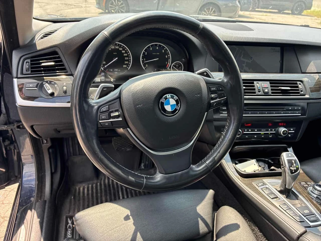 BMW 535 xDrive/ВТОРИ ГУМИ И ДЖАНТИ/ШИБИДАХ/ПОДГРЕВИ/OT BMW, снимка 8 - Автомобили и джипове - 55240129